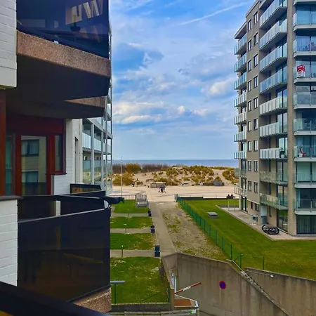 Studio Sia - Lichtrijke Studio Met Balkon Met Zijzeezicht In Hartje De Panne Exterior foto