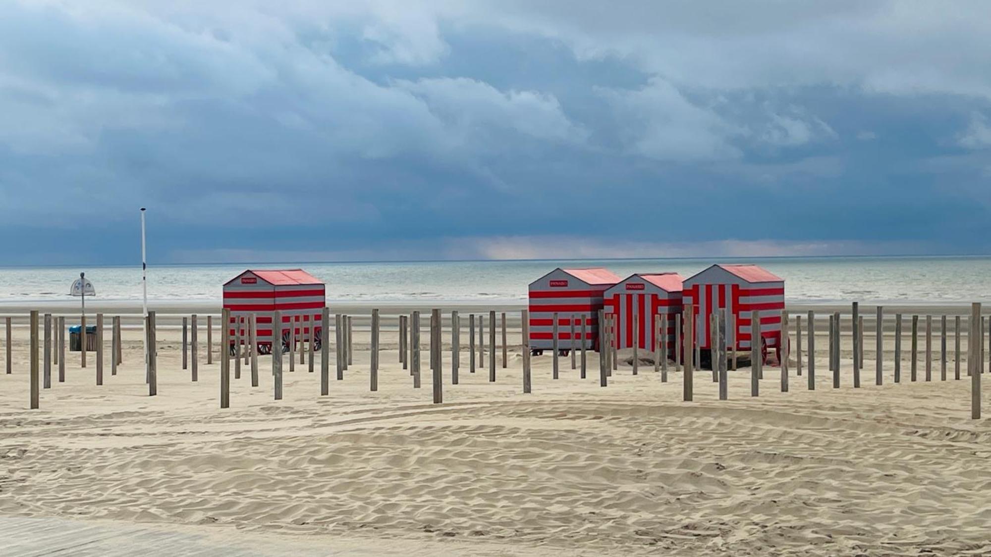 Sia - Lichtrijke Met Balkon Met Zijzeezicht In Hartje La Panne