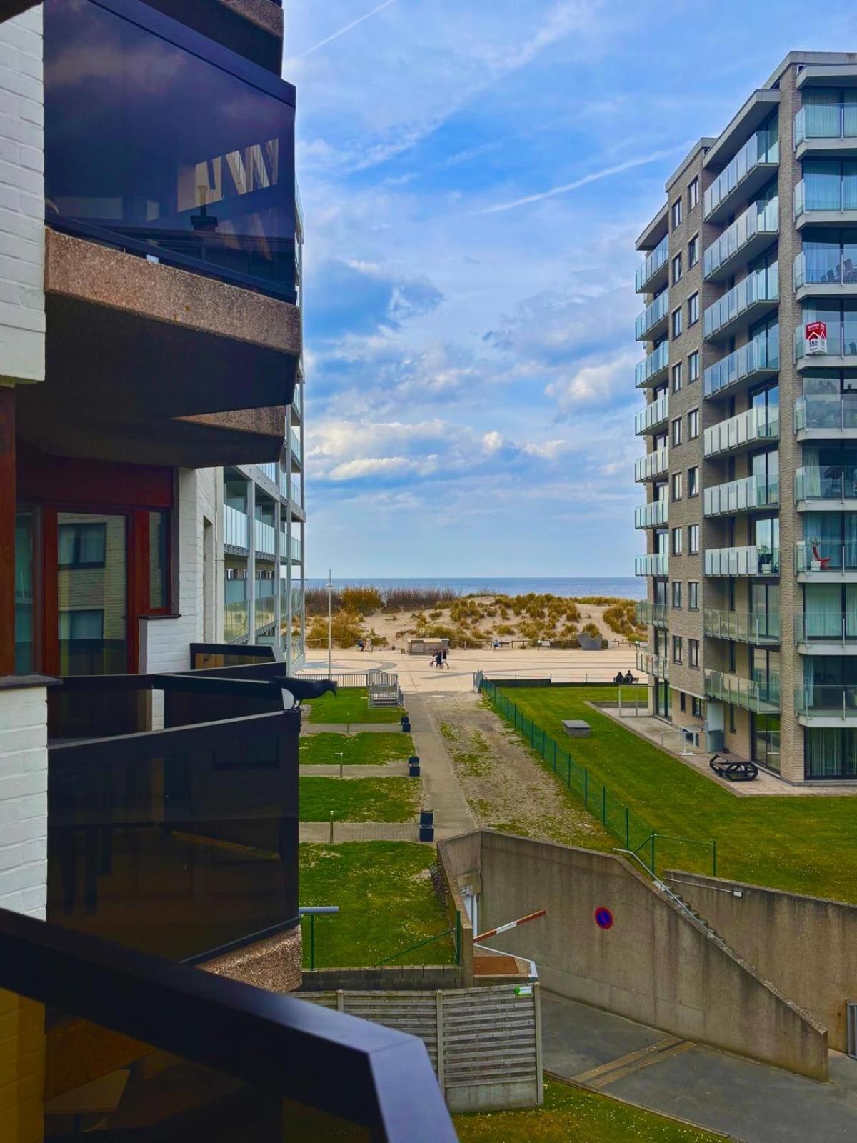 Sia - Lichtrijke Met Balkon Met Zijzeezicht In Hartje Appartement